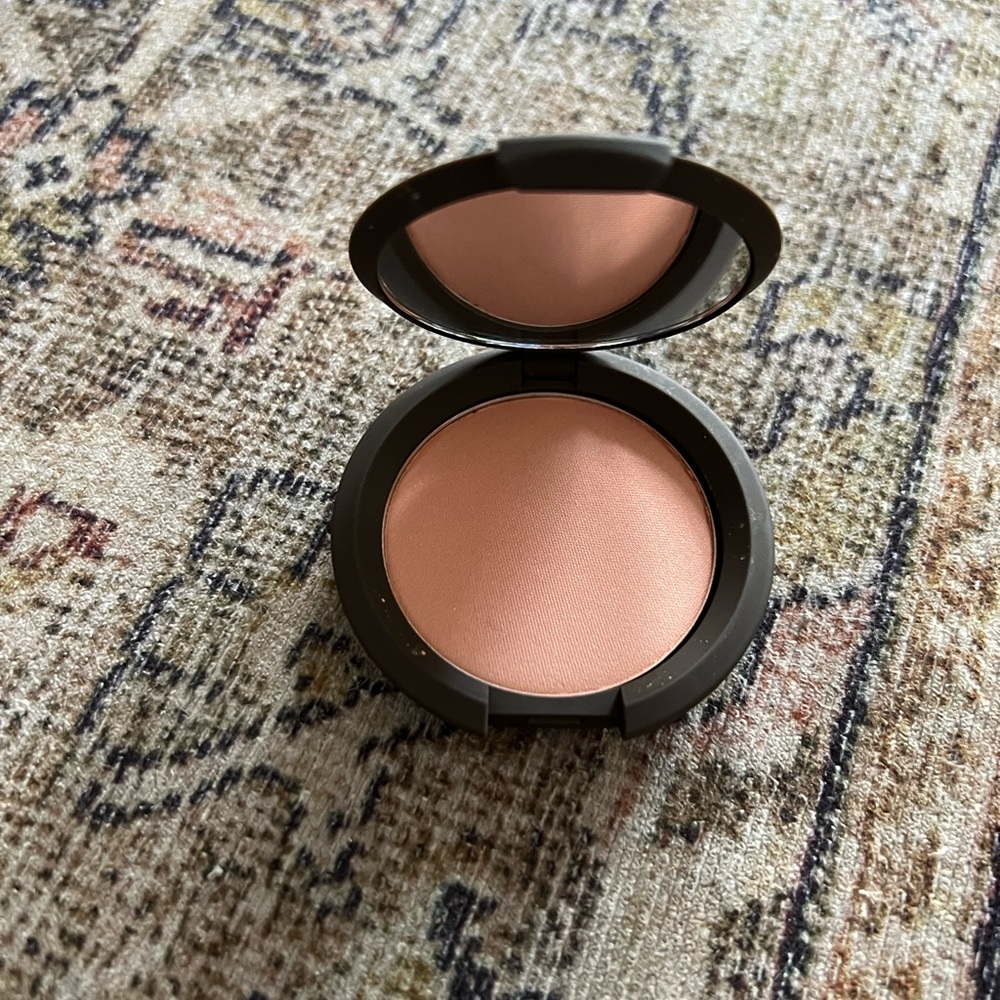 Becca Cosmetics Wild Honey